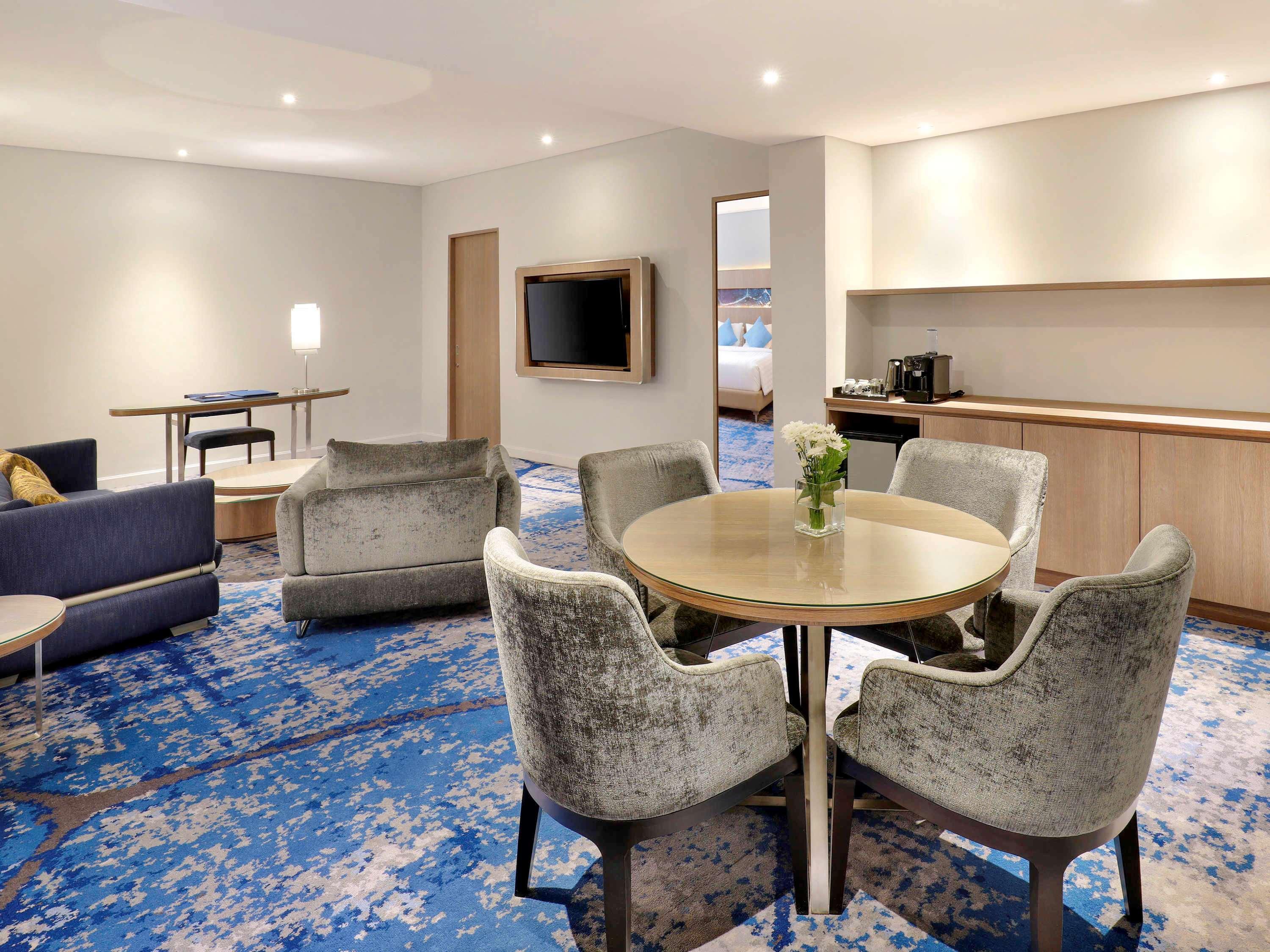 Hotel Novotel Mangga Dua Square 4*